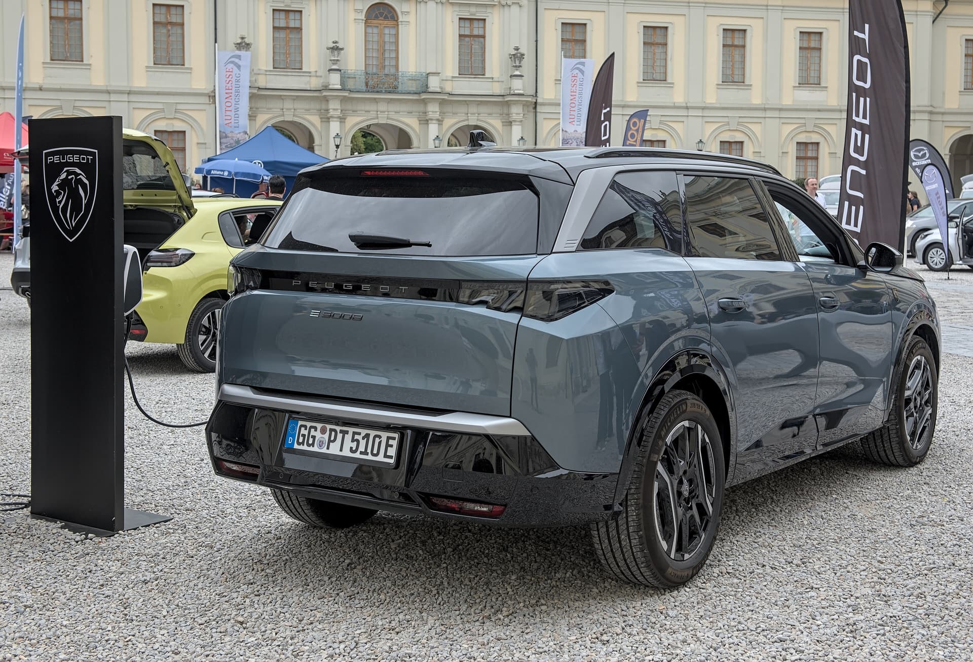 Peugeot e-5008 97 kWh Long Range